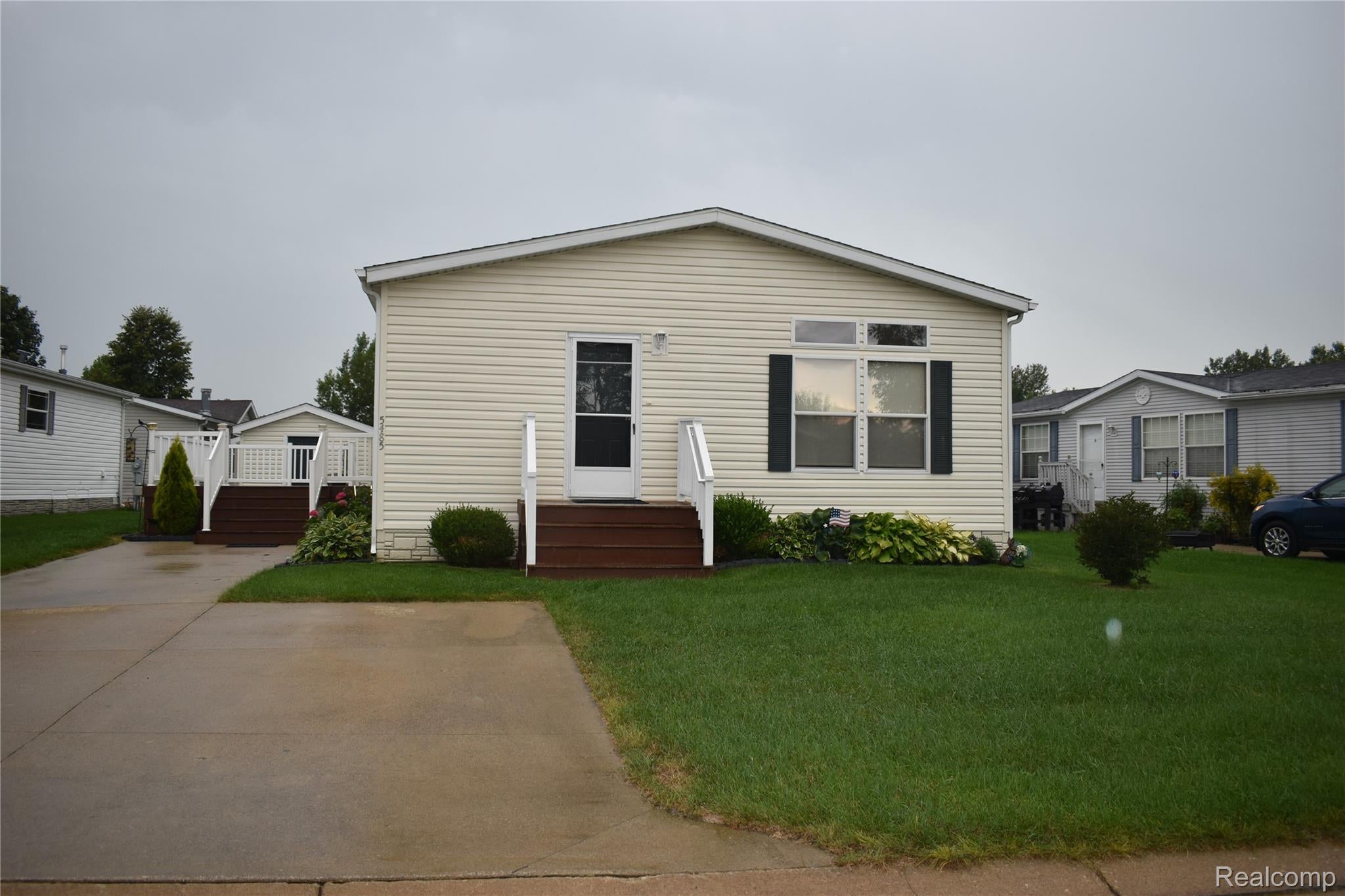 5485 Oakmont
