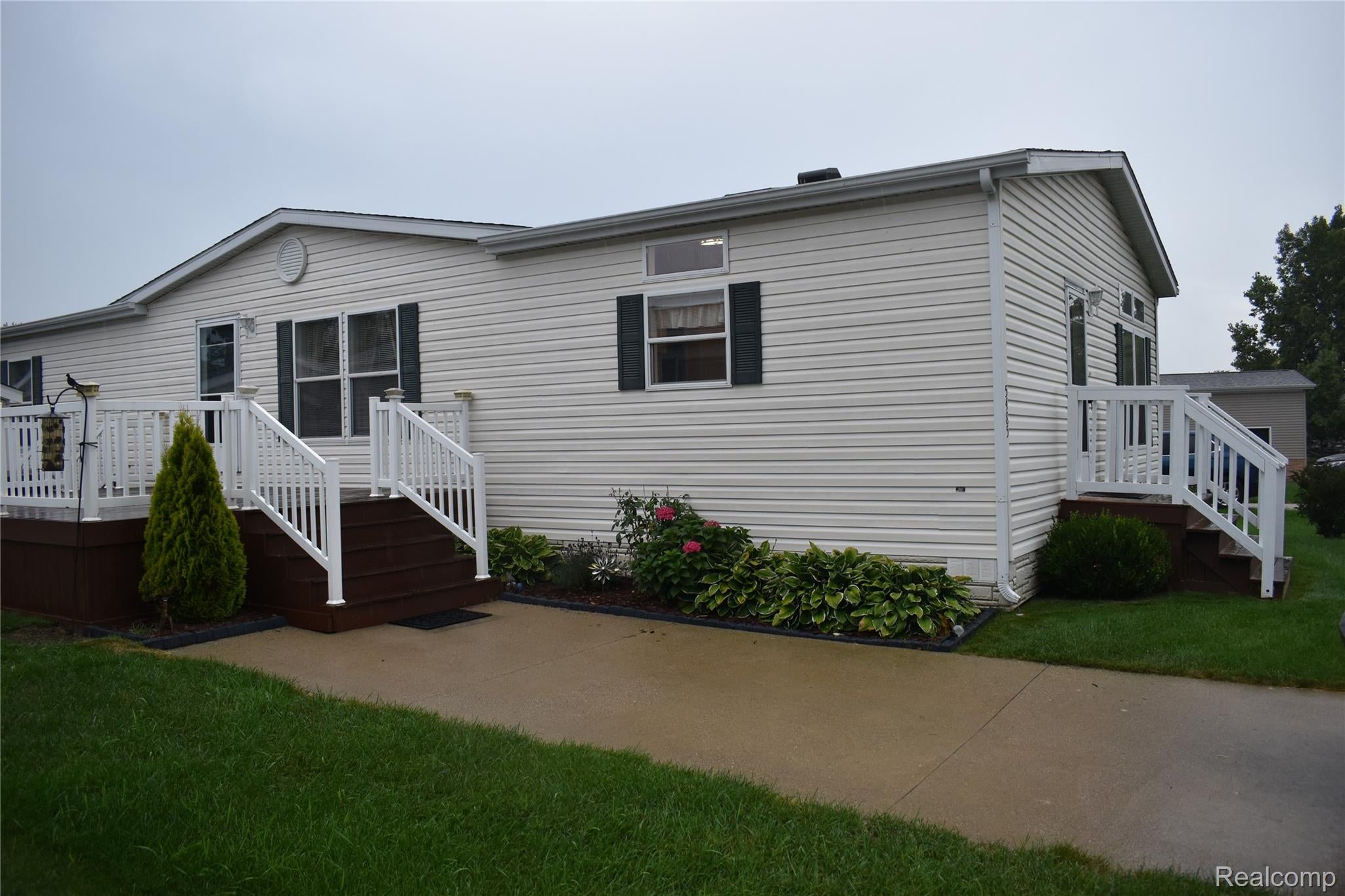 5485 Oakmont