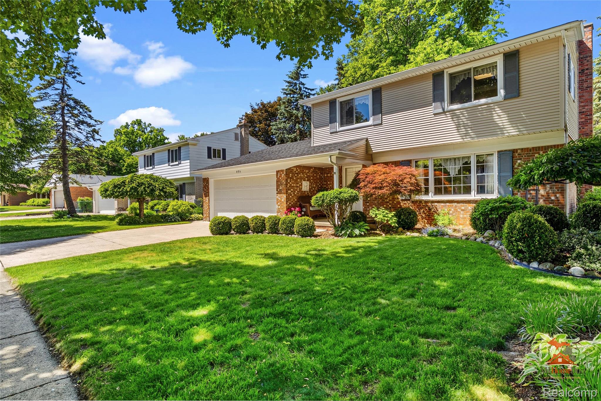 495 Springbrook Crescent