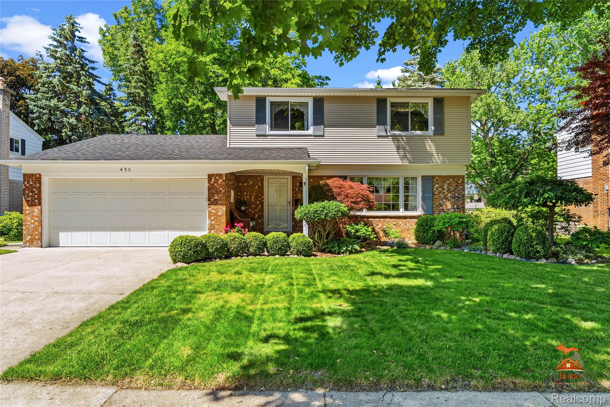 495 Springbrook Crescent
