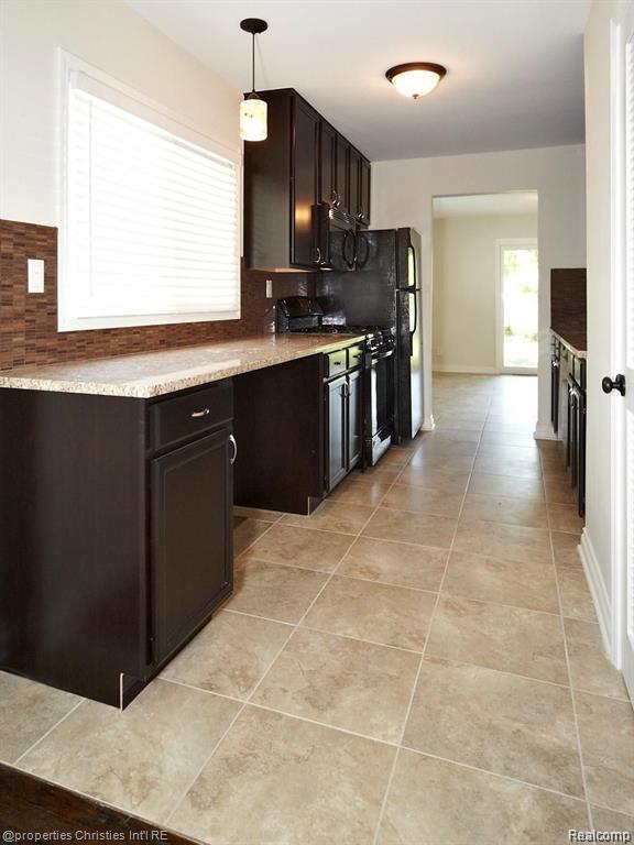 27692 Dartmouth Street