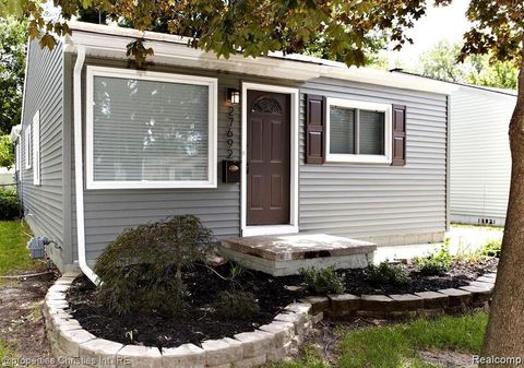 27692 Dartmouth Street Madison Heights City MI 48071