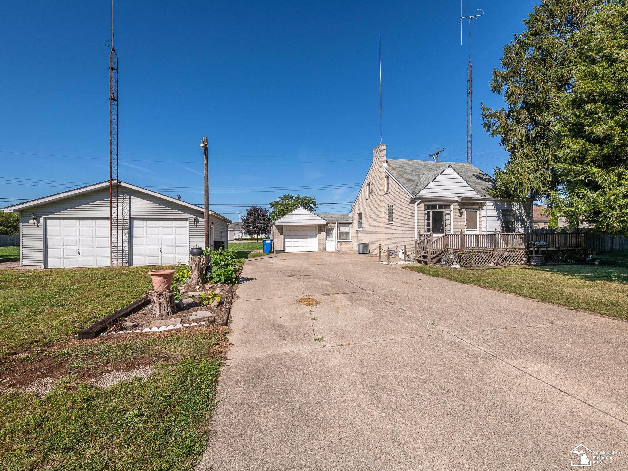 4971 Elm Street