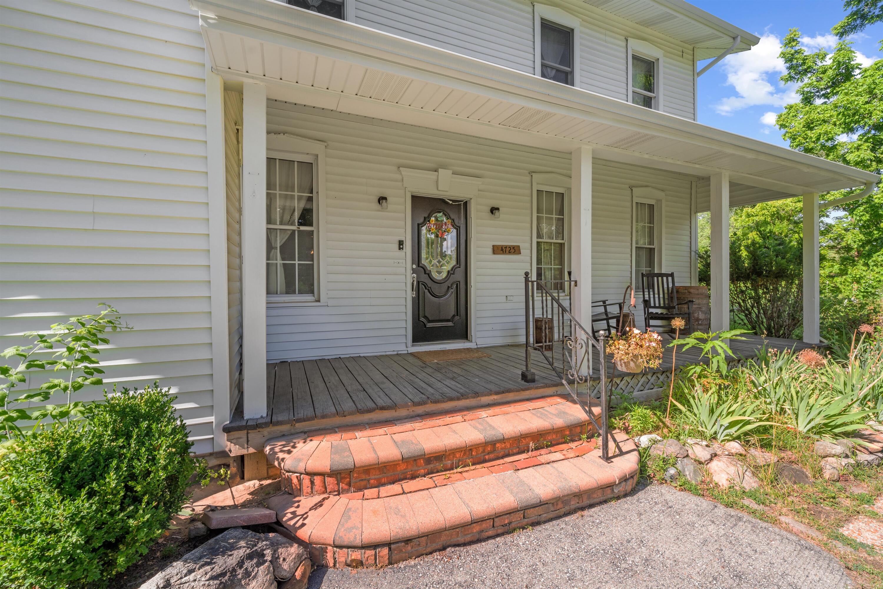 4725 E North Territorial Road