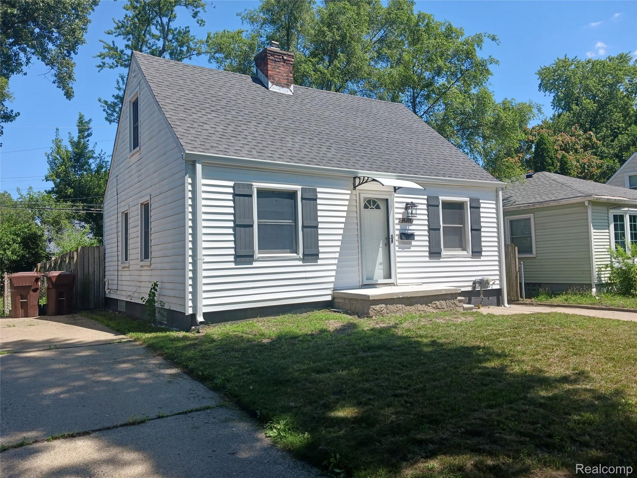 34290 Richard Street