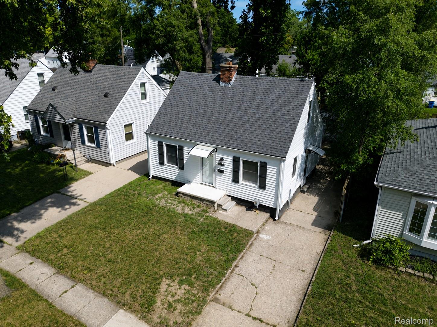 34290 Richard Street