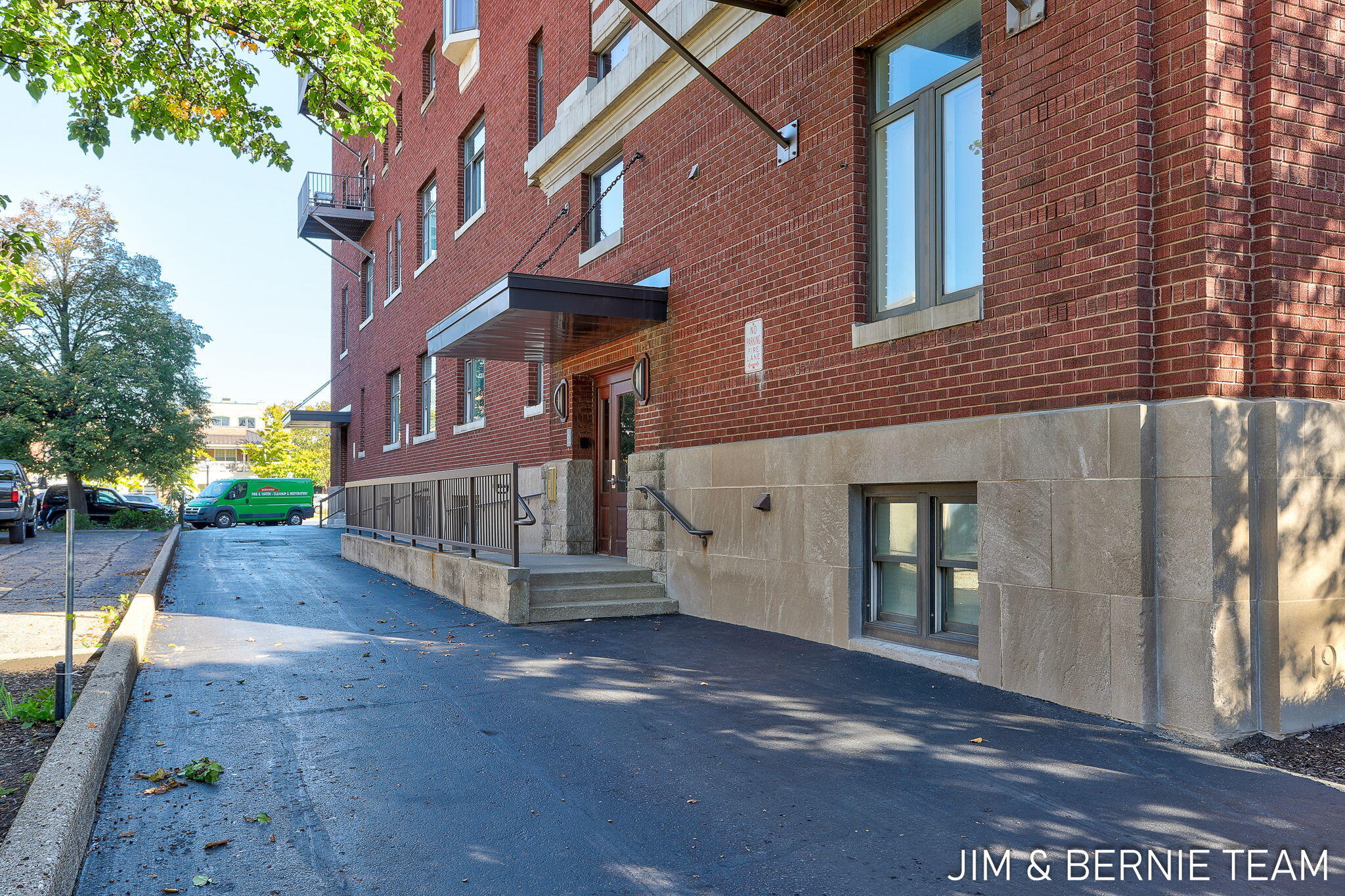 17 W 10th Street 420