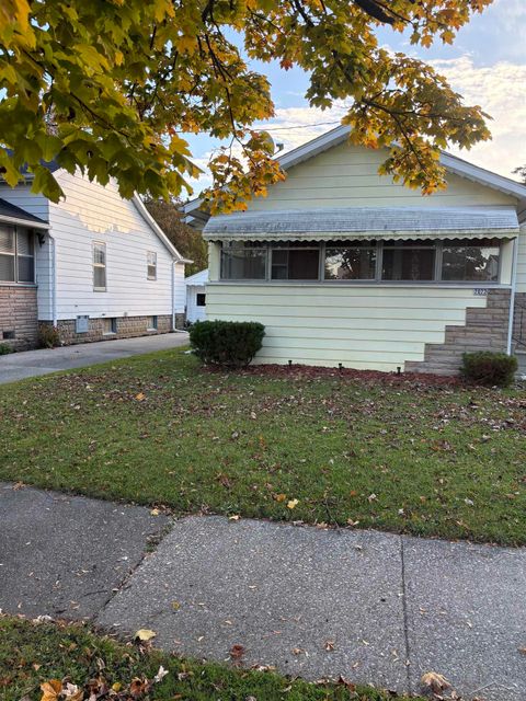 2022 Avon Street Saginaw City MI 48602