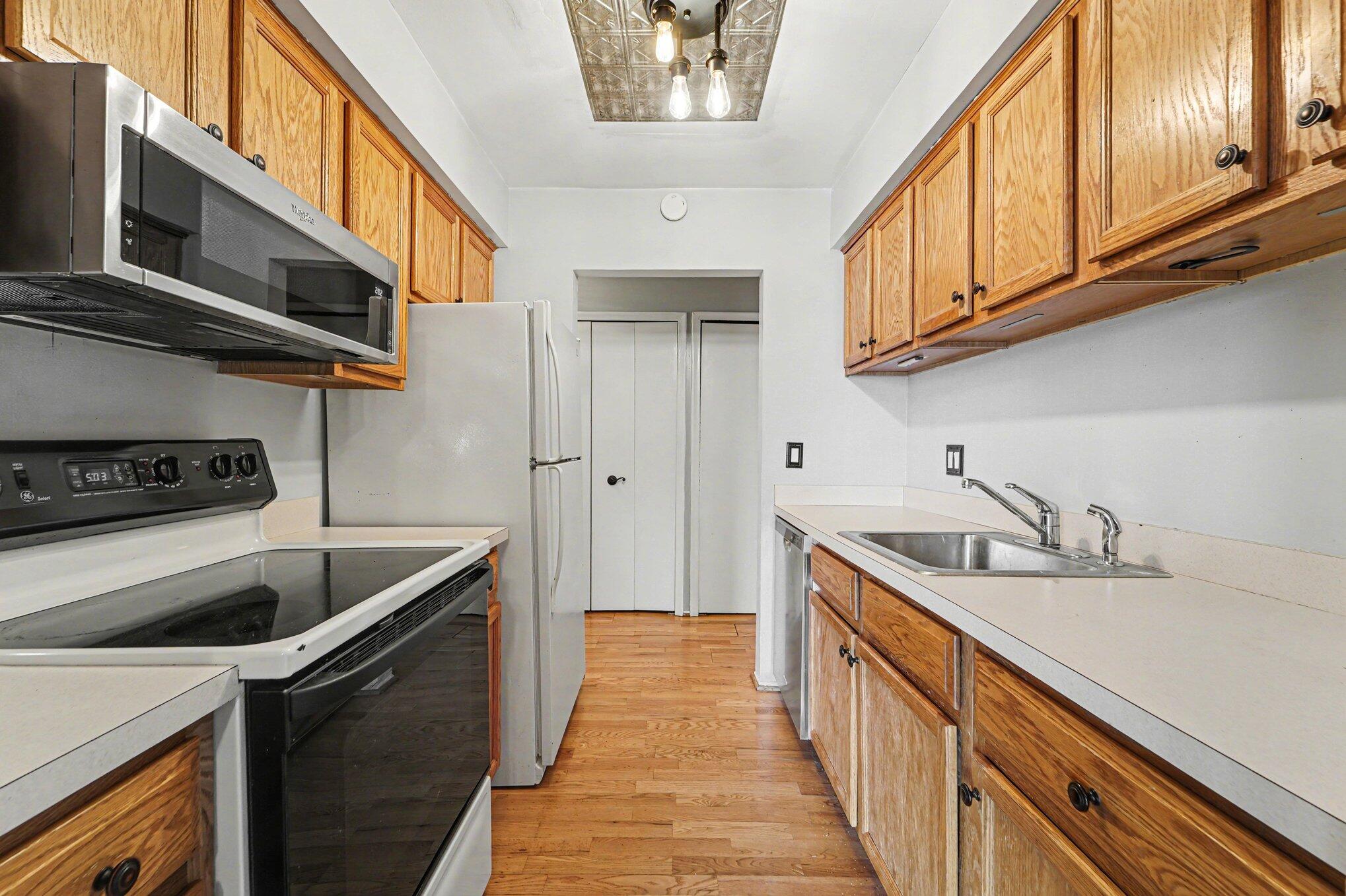 2070 Fort Street G-4