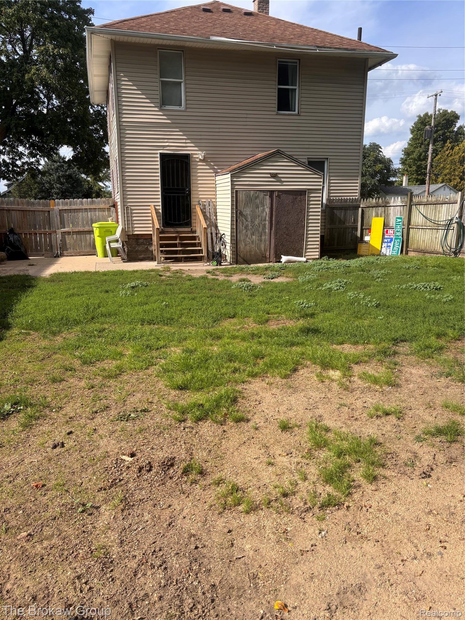 1115 W 2nd Street