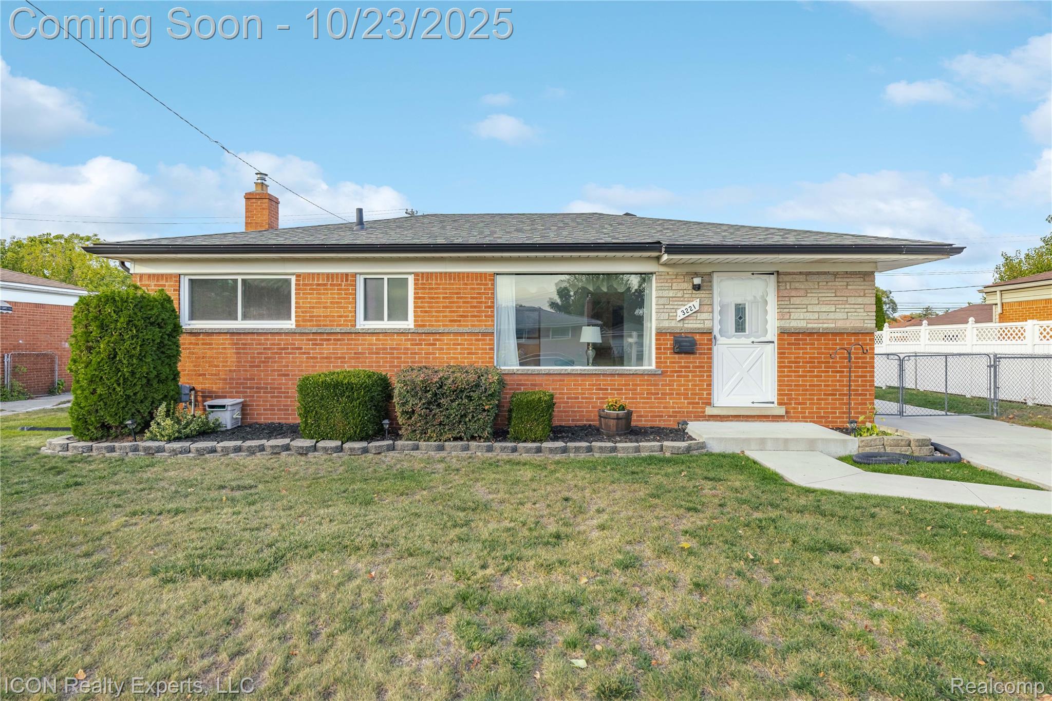 3221 Potomac Avenue
