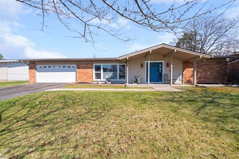 Photo of 8161 Tamarack Drive, Shelby Charter Township, MI 48317 (MLS # 58050204013)