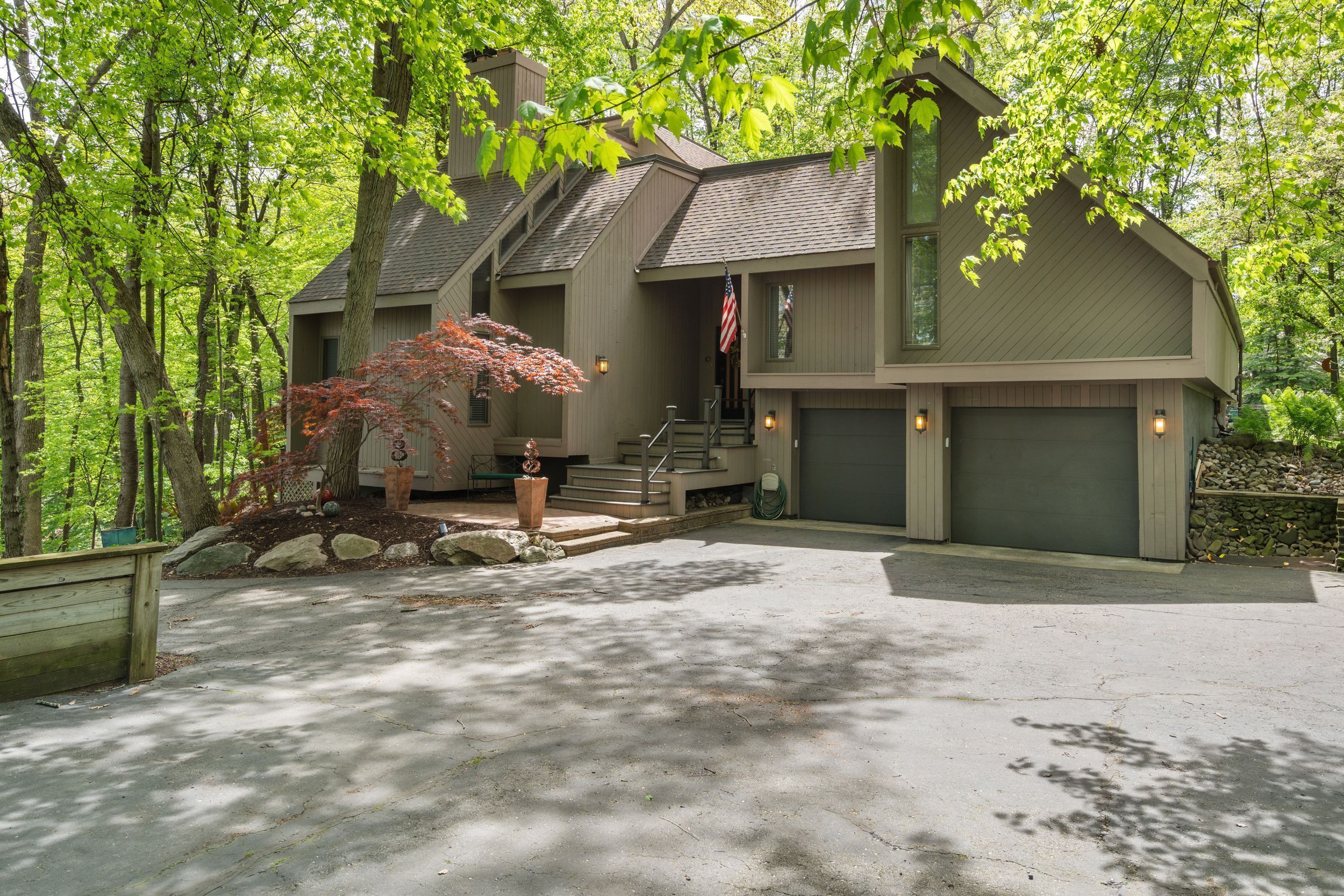 4943 CANYON OAKS Drive