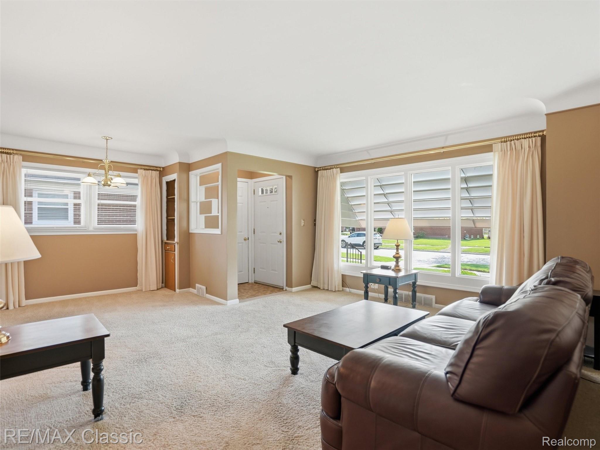 9116 Tecumseh Avenue