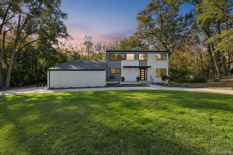 3668 Bayou Drive West Bloomfield Charter Township MI 48323