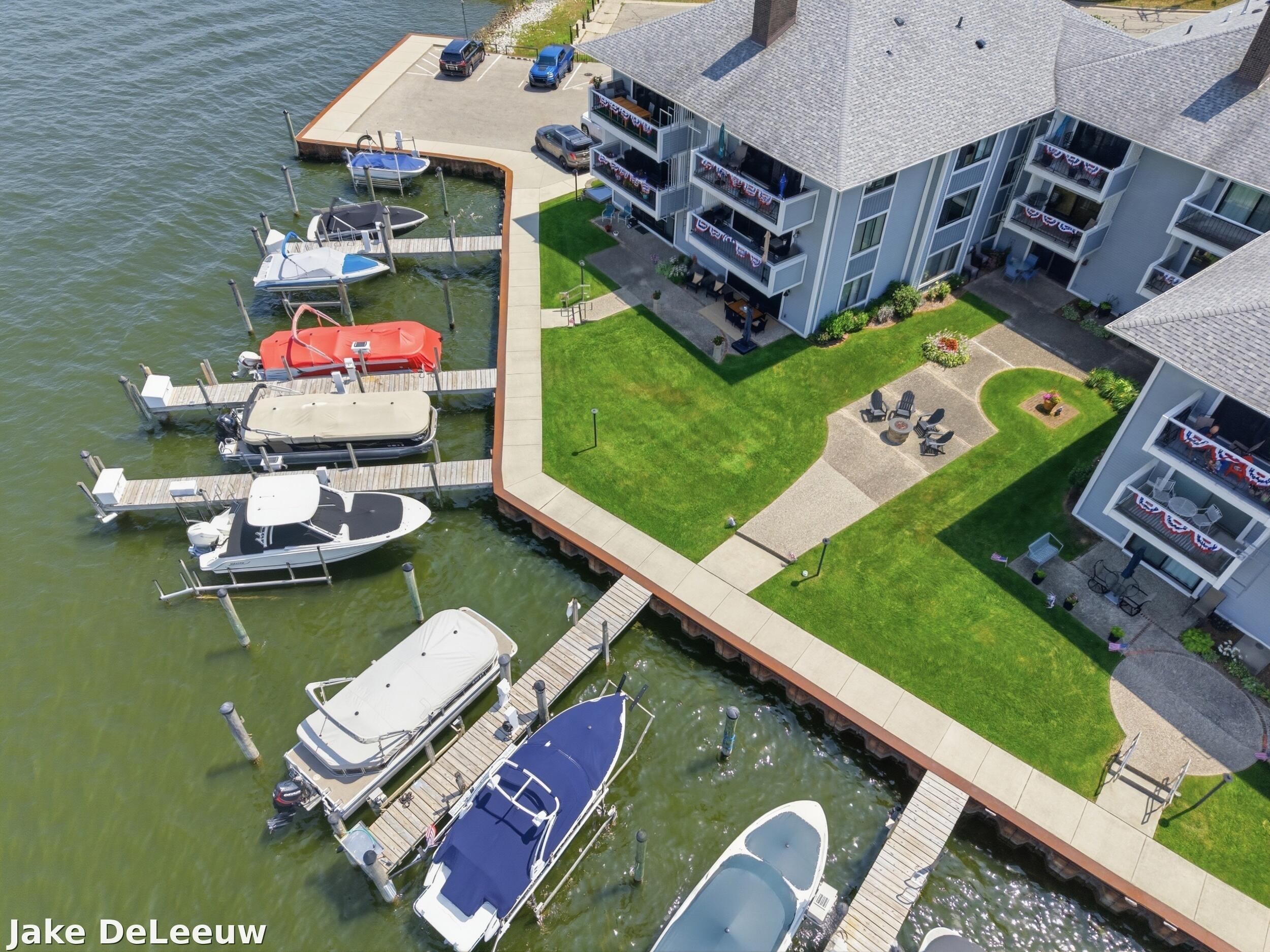 400 Lakeview Court 01A