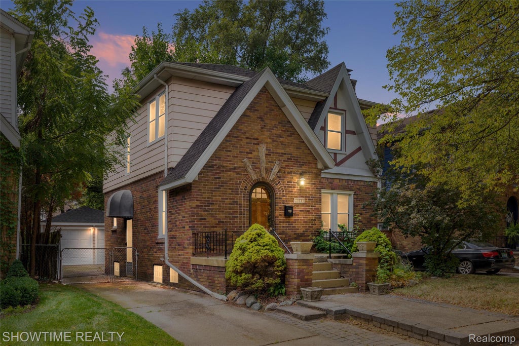 Photo of 2410 Yale Avenue, Royal Oak City, MI 48067 (MLS # 20261071719)