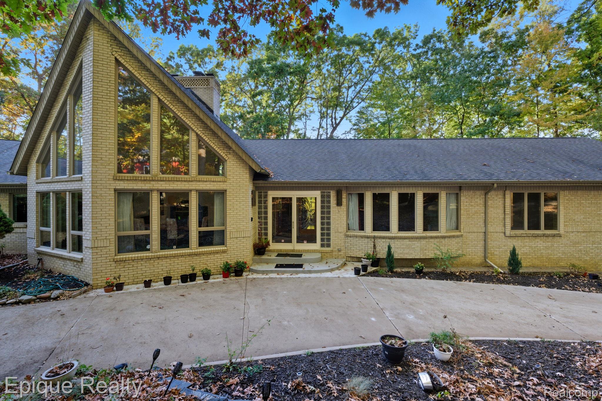 2670 Spring Grove Drive