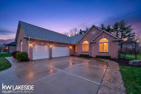 16152 Kingsway Drive Macomb Township MI 48044