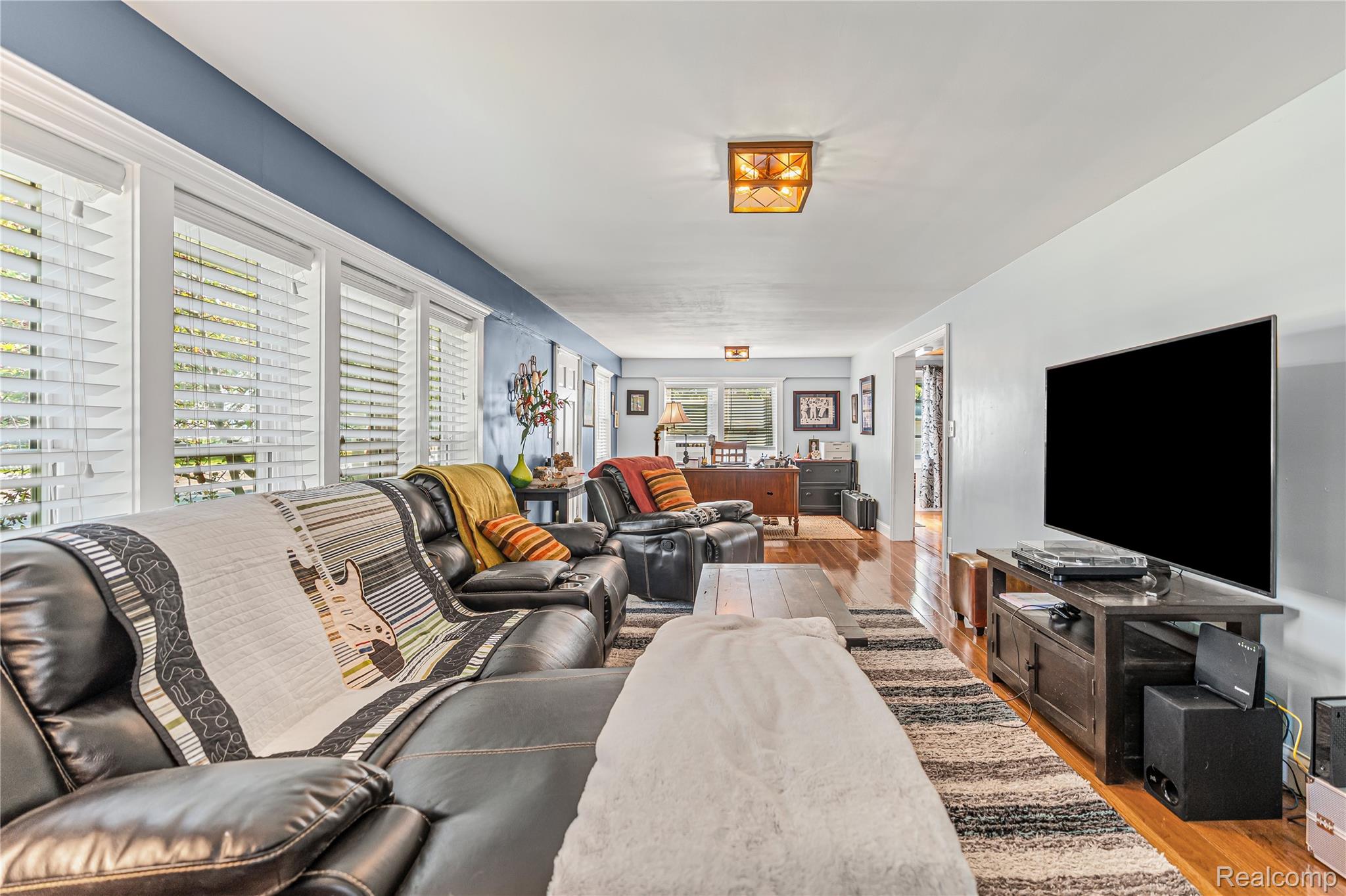 1331 W Genesee Street