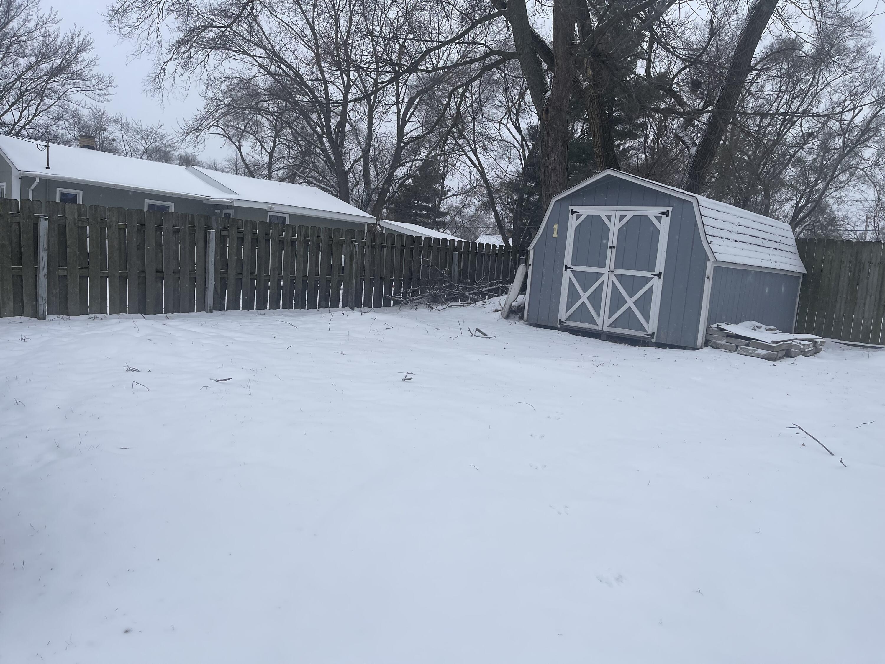 1045 E Forest Avenue