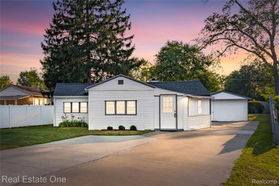 42735 Utica Road Sterling Heights City MI 48314