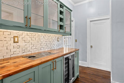 Tiny photo for 863 Iroquois Street, Detroit City, MI 48214 (MLS # 20261084117)
