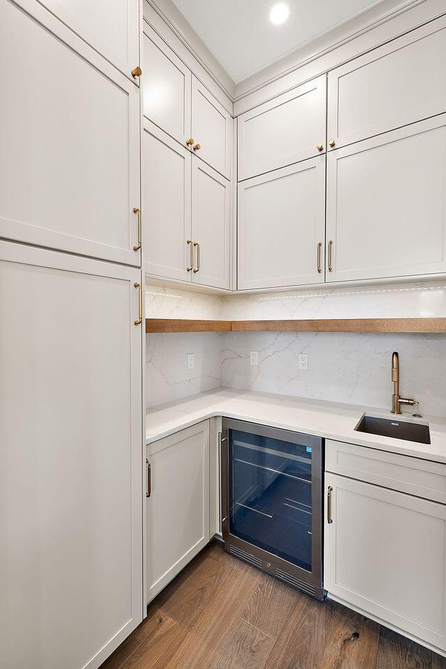 107 S Griswold Street