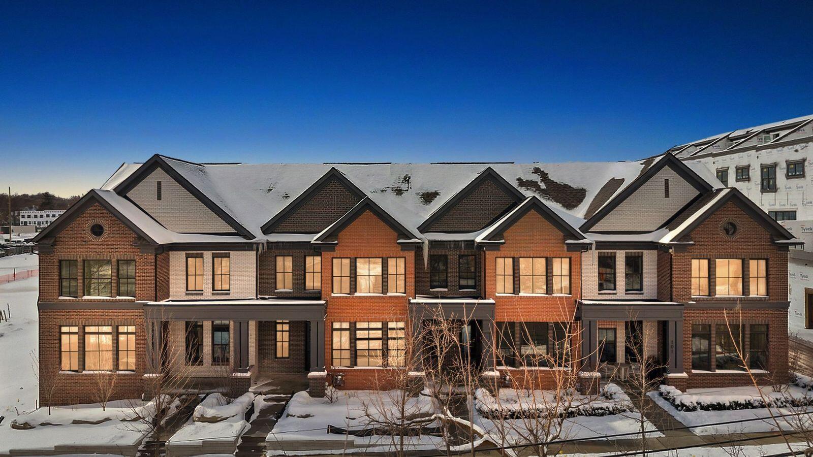 107 S Griswold Street