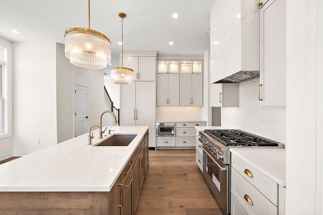 107 S Griswold Street