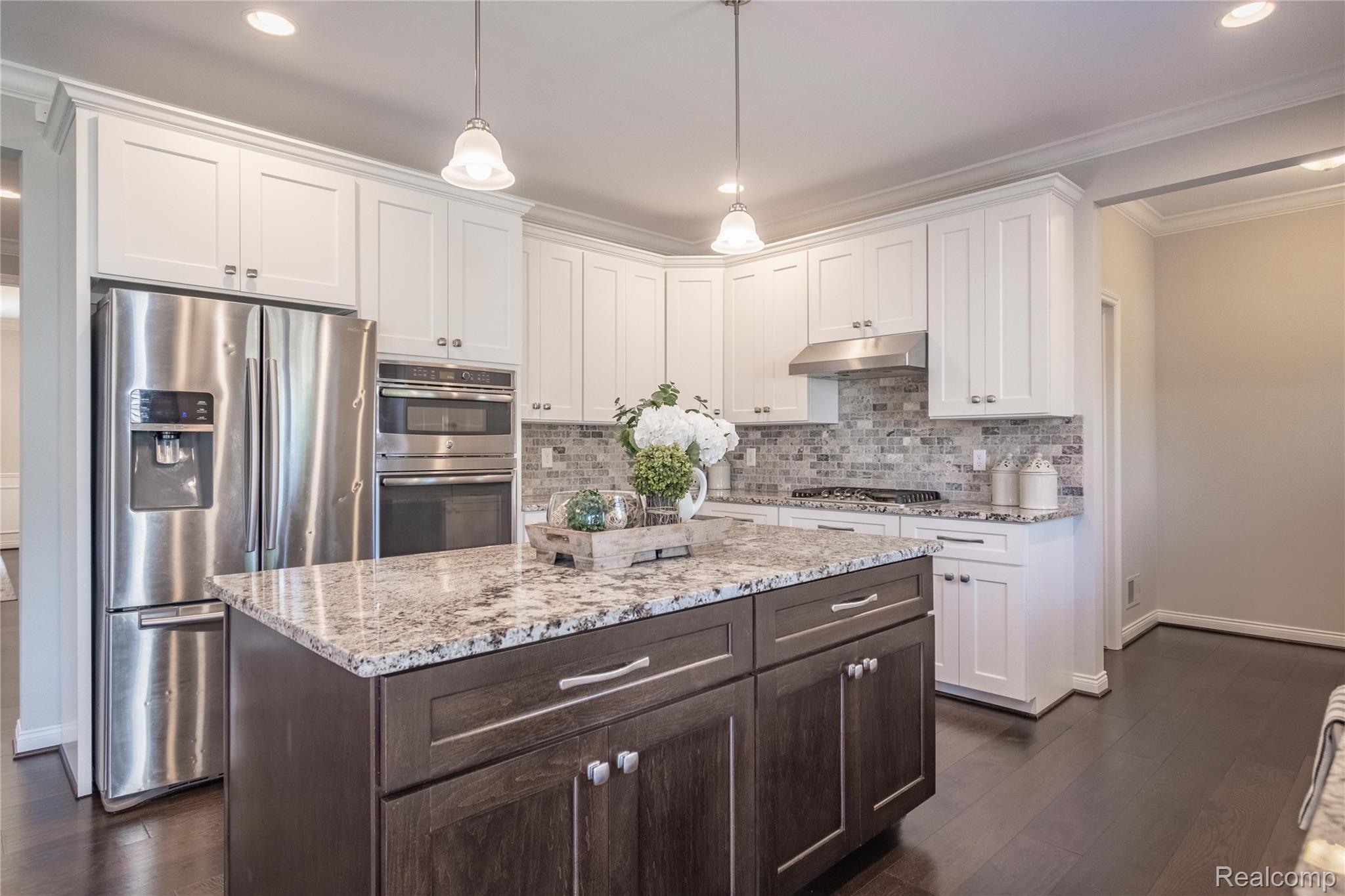 55712 Glenbrooke Drive