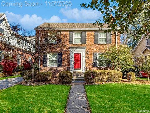 872 University Place Grosse Pointe City MI 48230