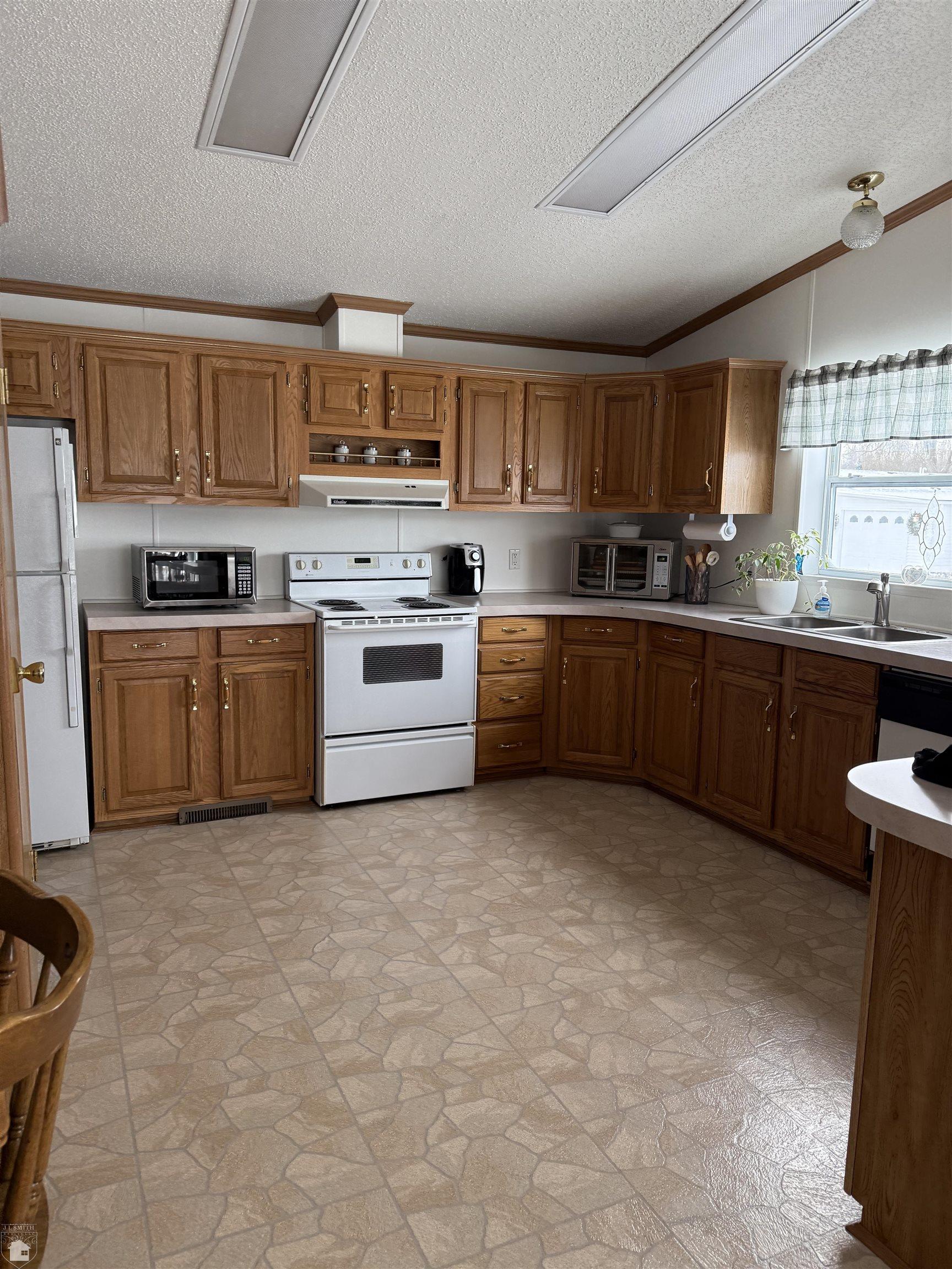 4333 24th (Lot 126) Avenue