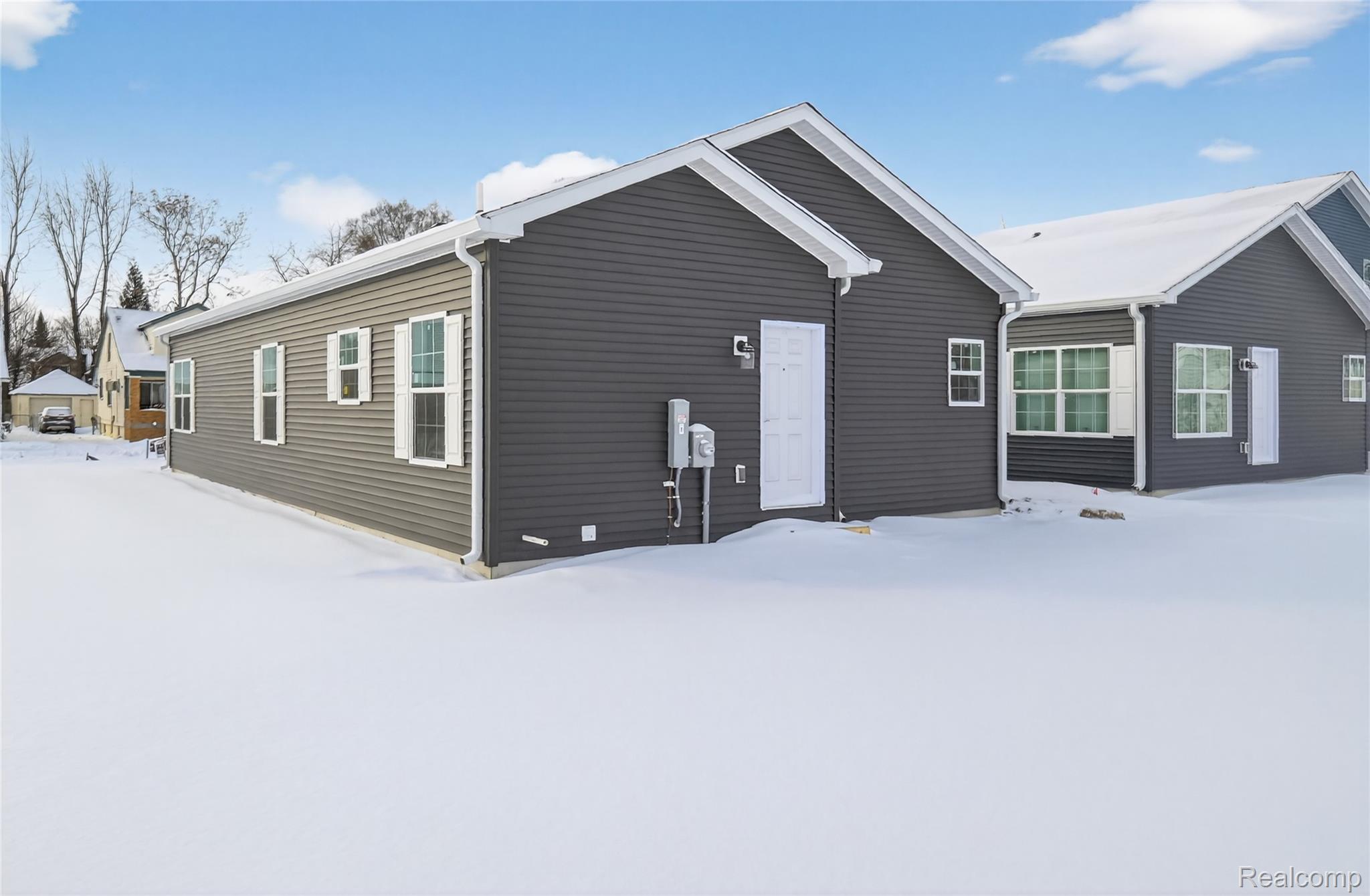 7543 Packard Ave
