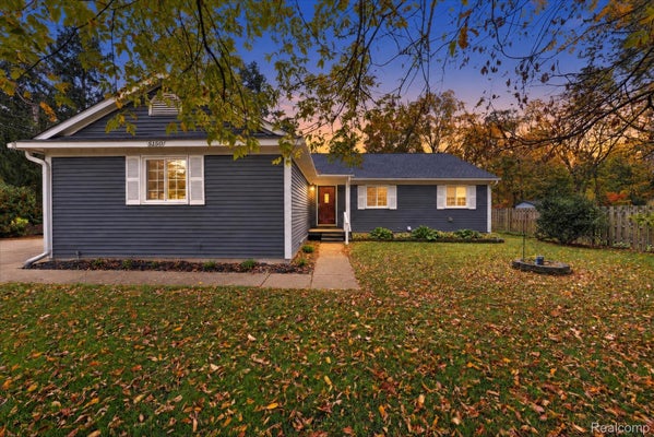 5150 CARROLL LAKE RD, COMMERCE TOWNSHIP, MI 48382 - Image dd5b7c4a37fc13202fd2b3d88b508b3e/1560832945