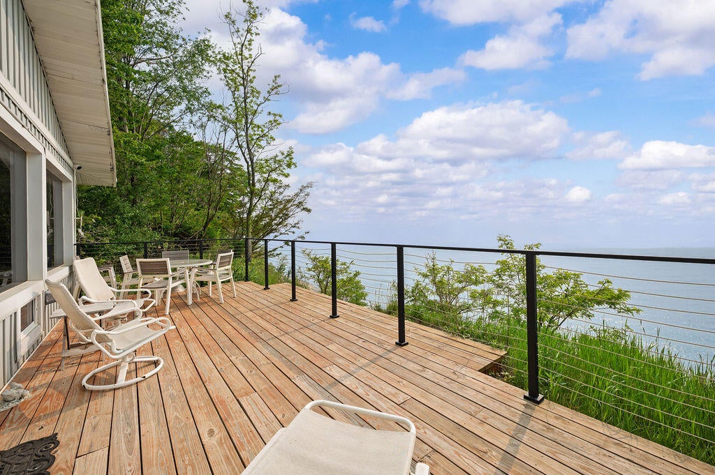 1140 Edgewater Terrace