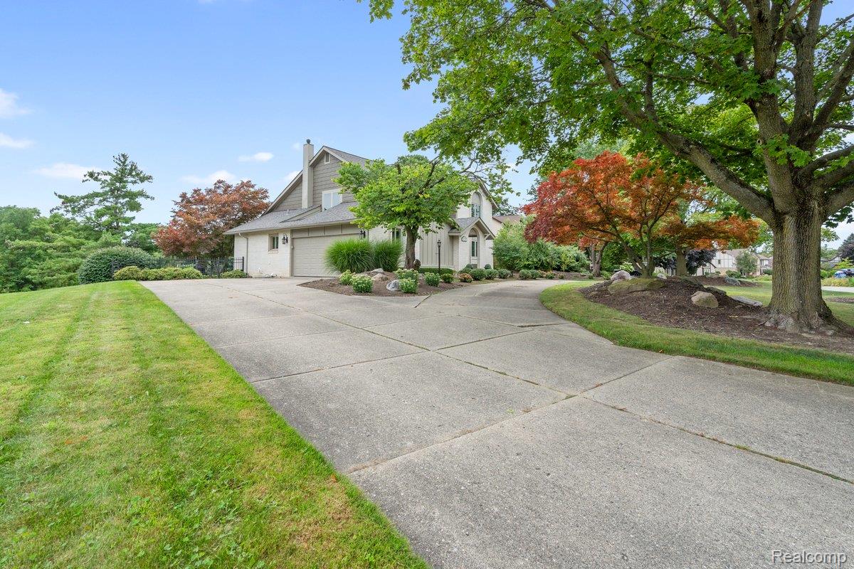 37735 River Bend