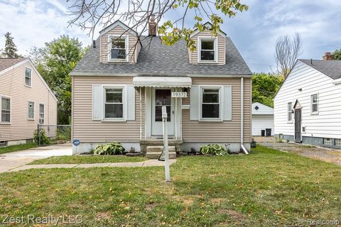 19372 Kenosha Street Harper Woods City MI 48225