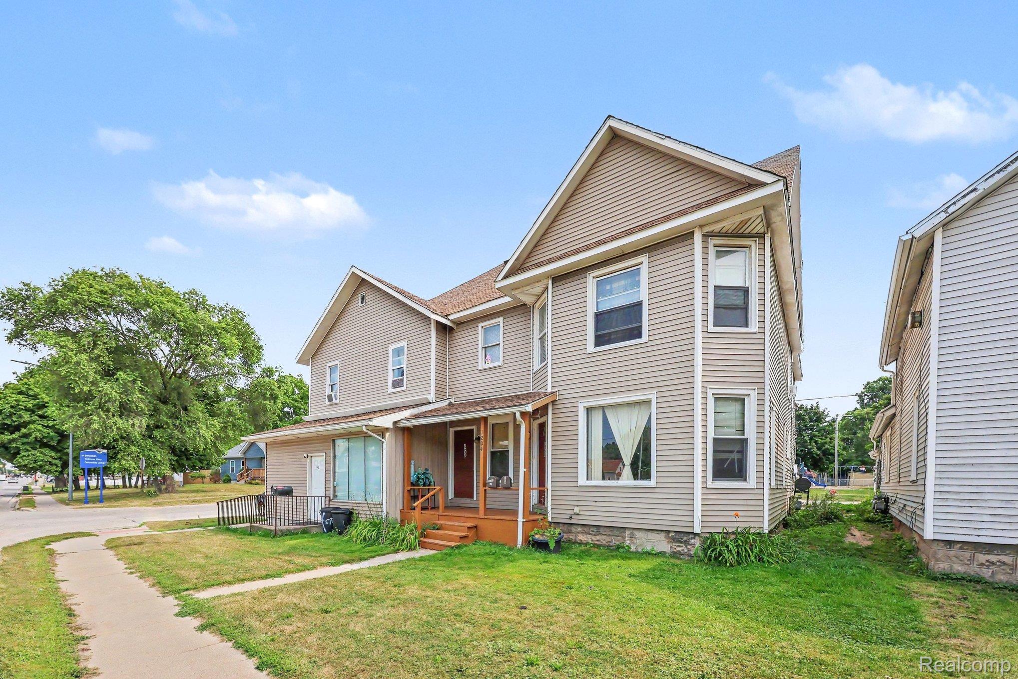1202 Lapeer Avenue