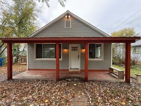 609 Elkinford Drive White Lake Charter Township MI 48383