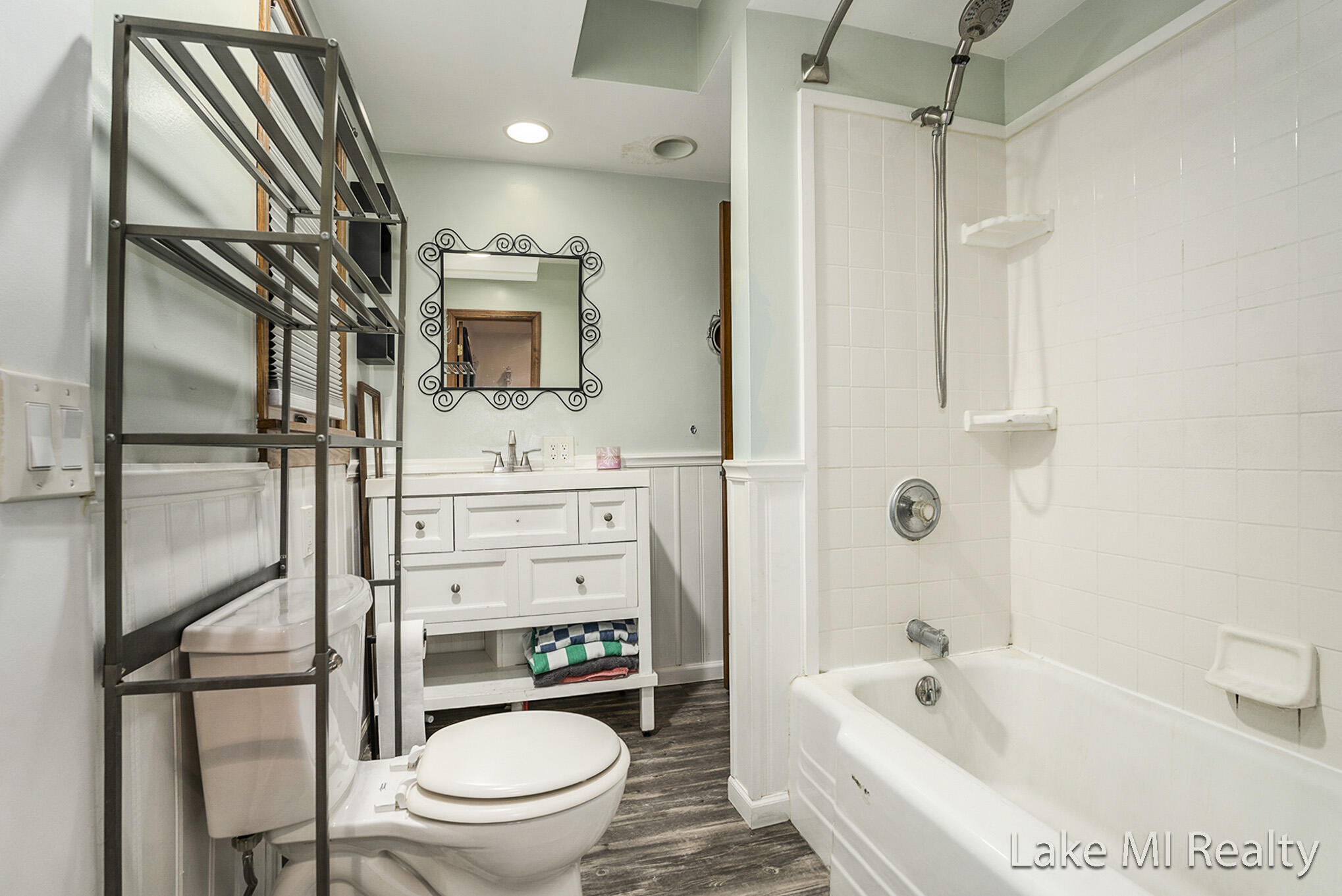 1710 Burlingame Avenue SW