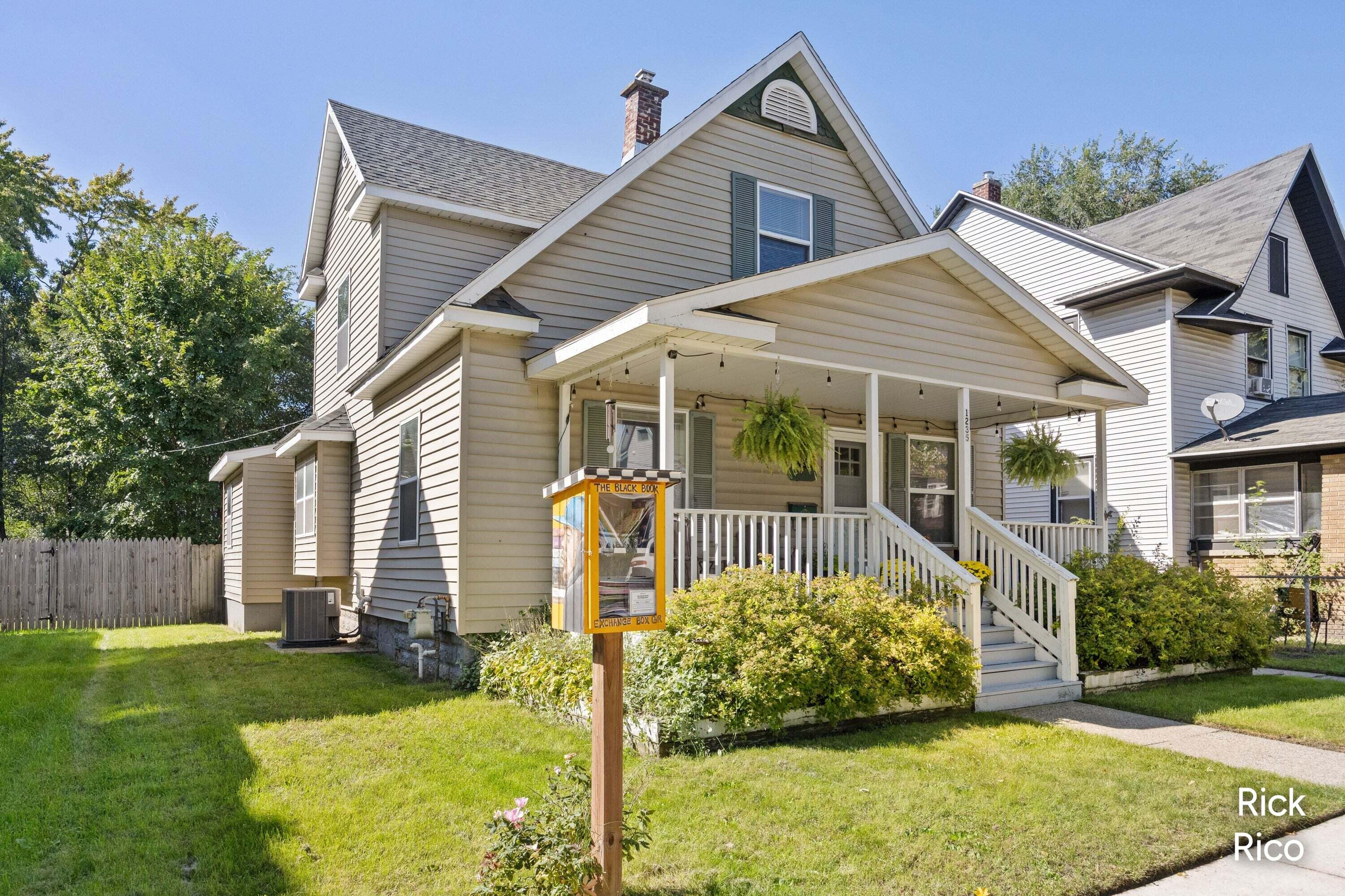 1235 Prospect Avenue SE