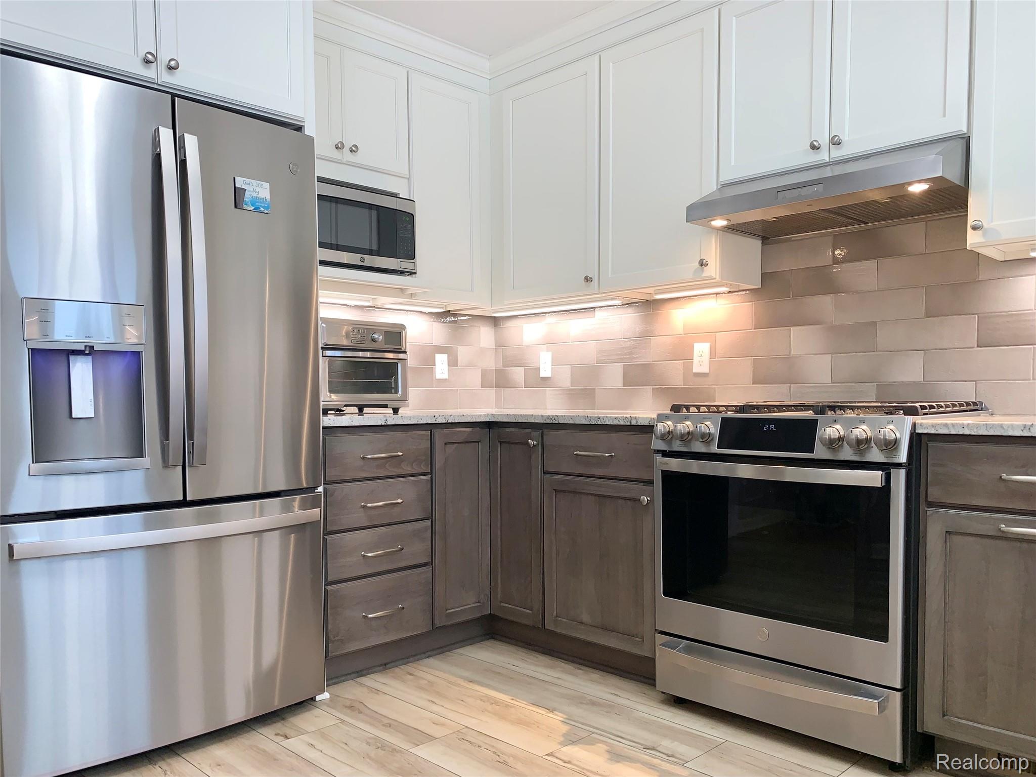 5113 Candlewood Drive