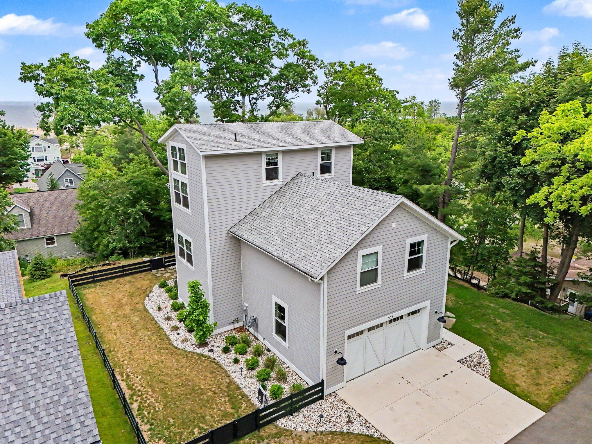 258 W Lowell Street