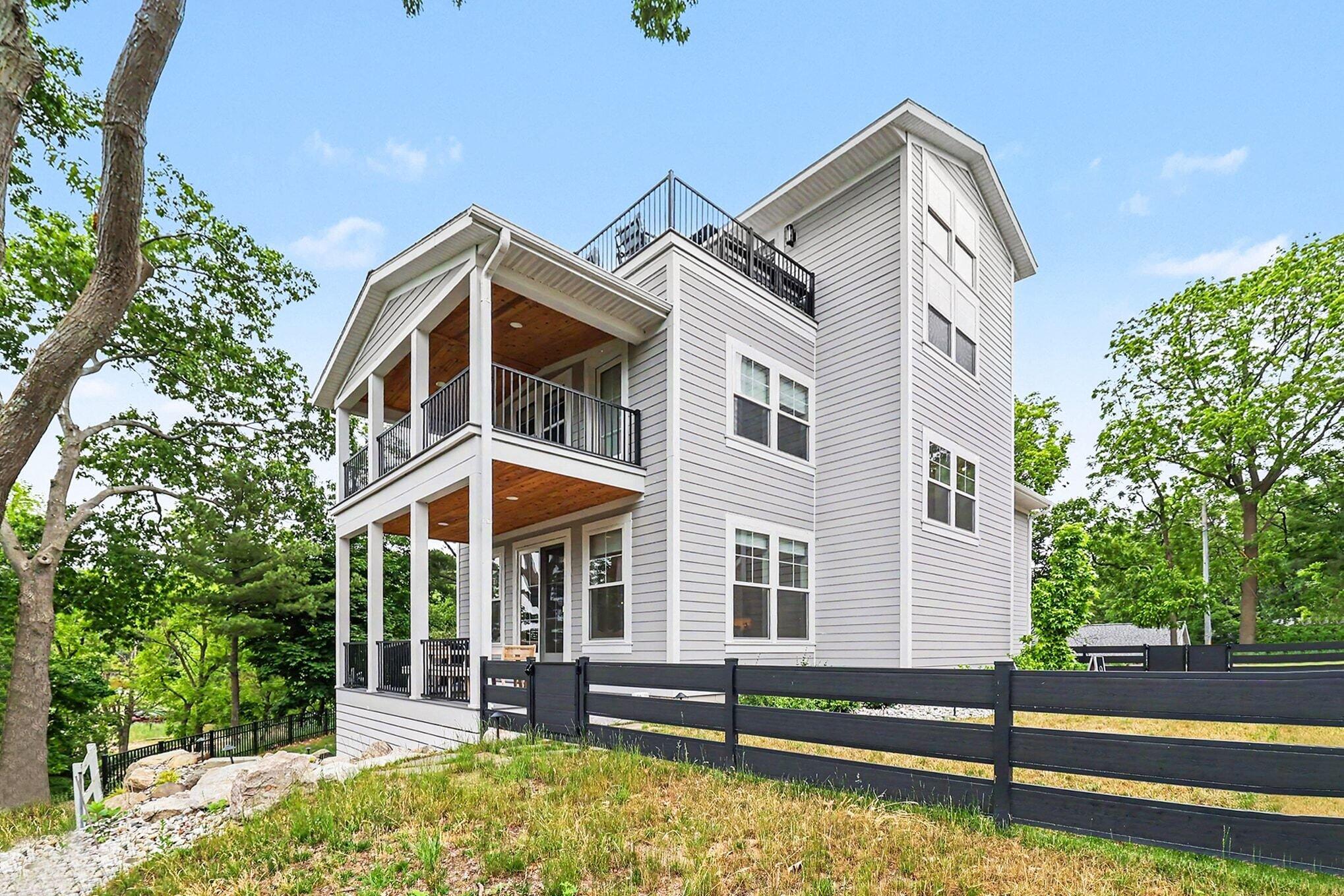 258 W Lowell Street