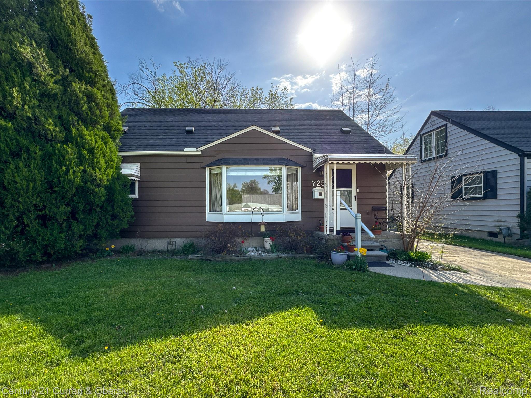 725 S Manitou Avenue