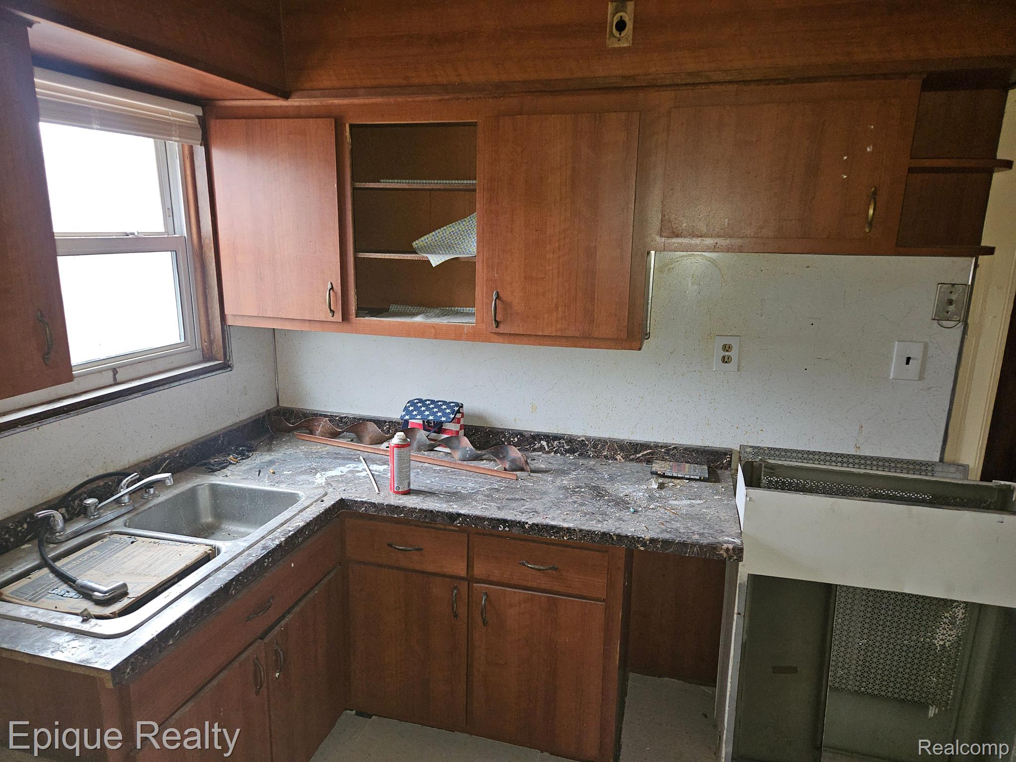 5297 VANCOUVER Street