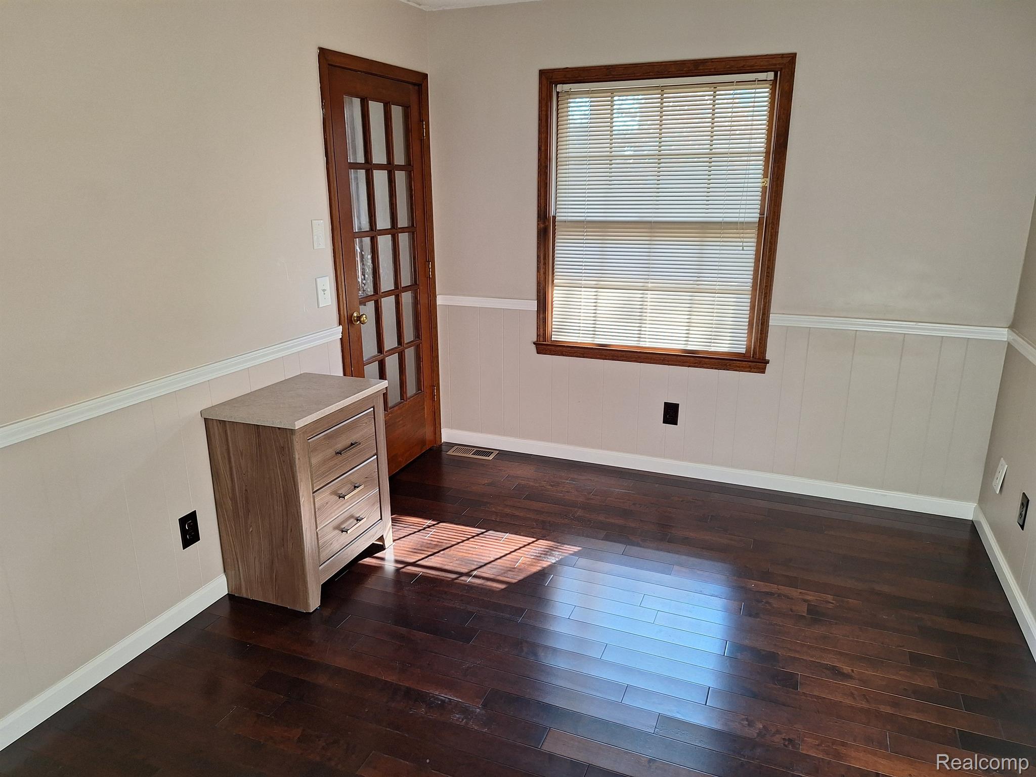 610 W 4th Street, Royal Oak, MI 48067 — MLS #20261042913 — photo 14 of 21