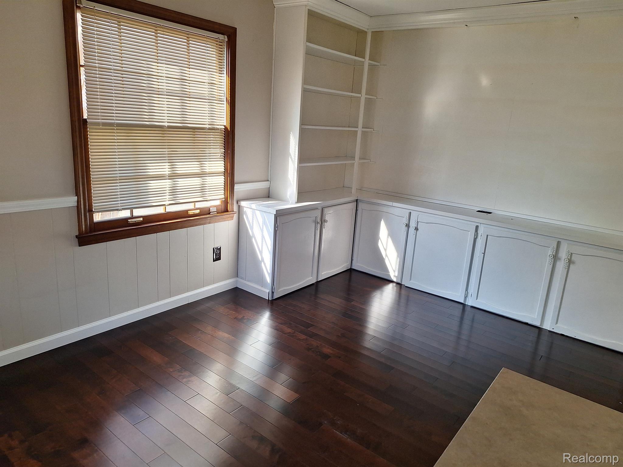 610 W 4th Street, Royal Oak, MI 48067 — MLS #20261042913 — photo 13 of 21