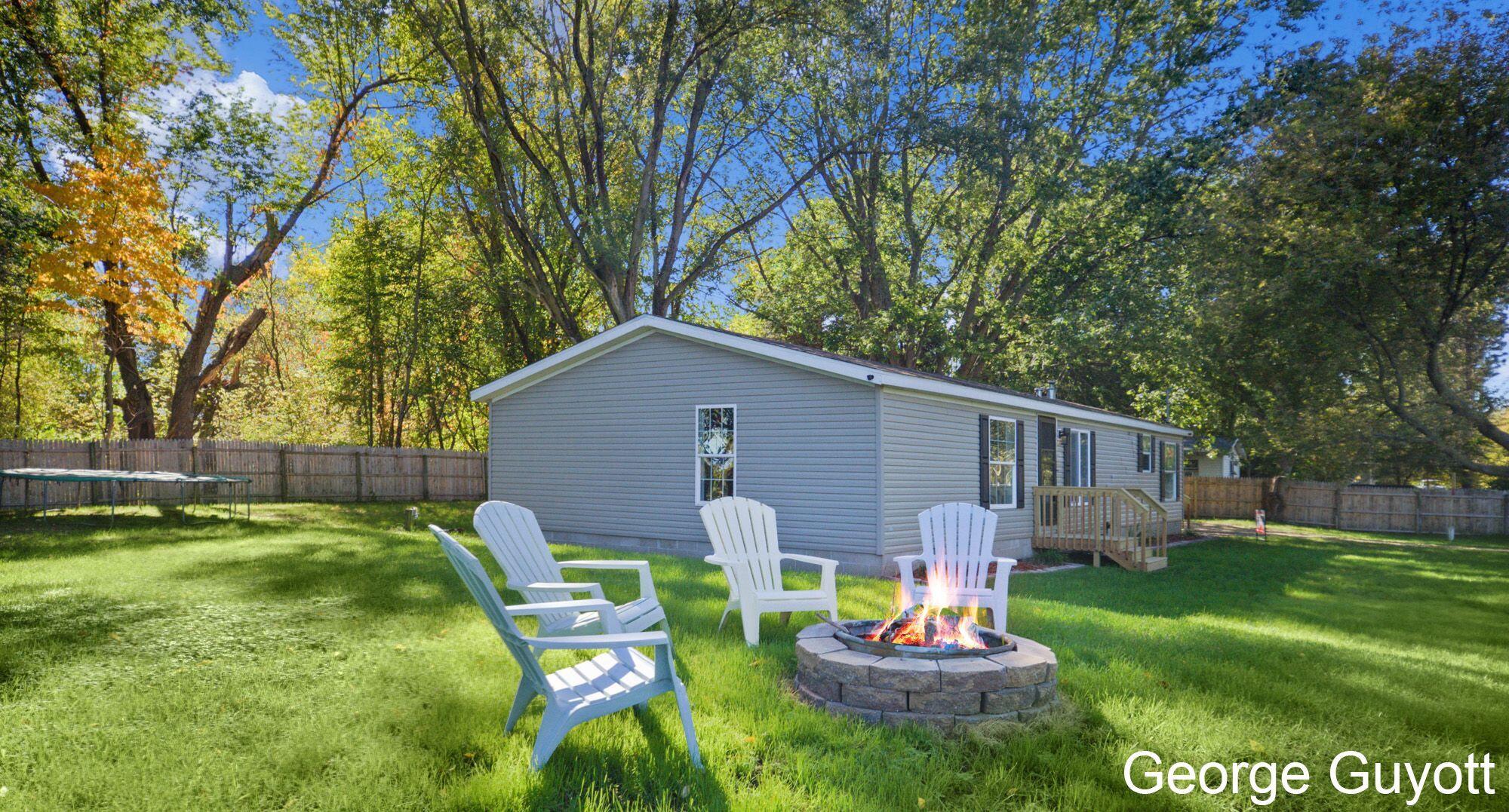 7146 Lakeview Avenue